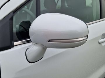 Car image 36