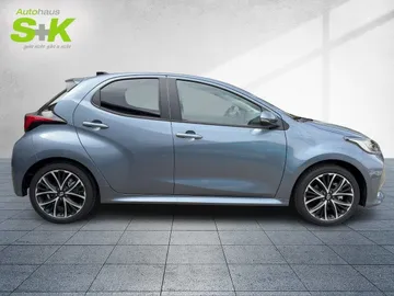 Car image 3
