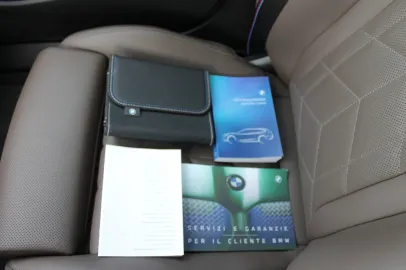 Car image 29