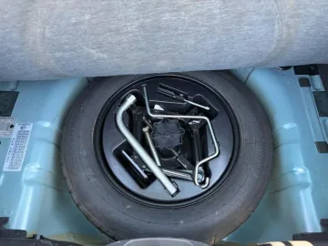 Car image 30