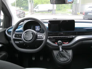 Car image 12