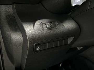 Car image 32