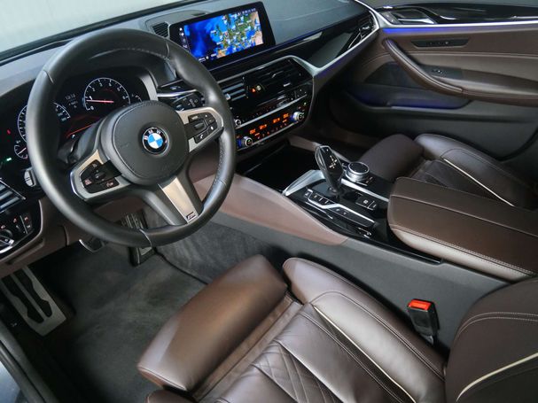 BMW 520i Touring 135 kW image number 9