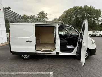 Car image 32