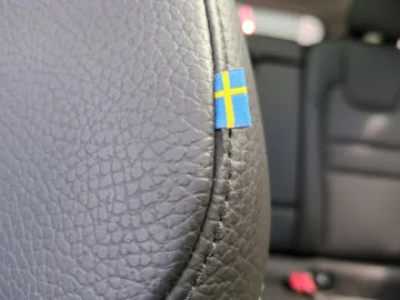 Car image 28