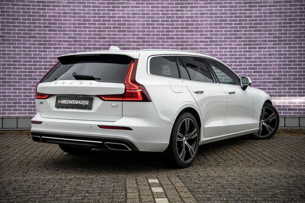 Volvo V60 T6 Recharge AWD 250 kW image number 2