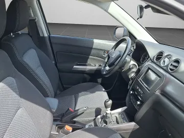 Car image 16