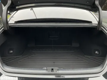 Car image 34