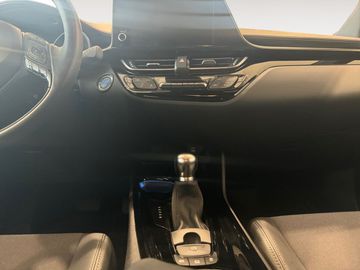 Car image 12