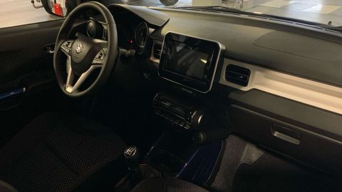 Car image 11