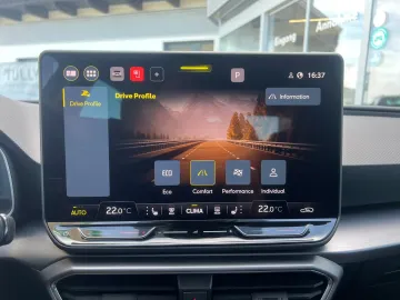 Car image 28