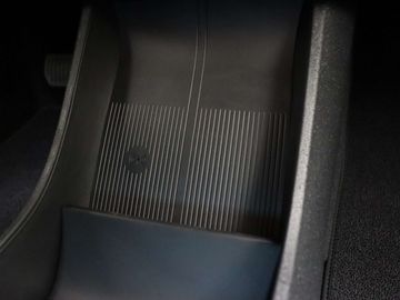 Car image 38