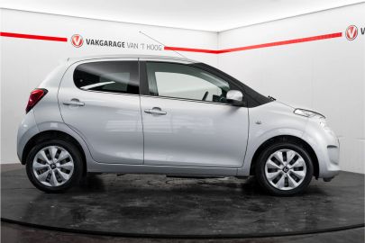 Car image 4