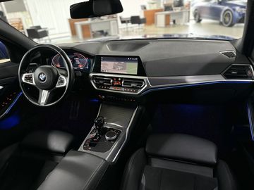 Car image 36