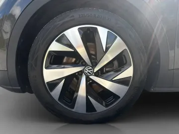 Car image 29