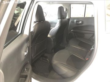 Car image 37