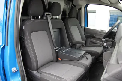 Car image 29