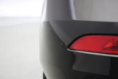 Car image 35