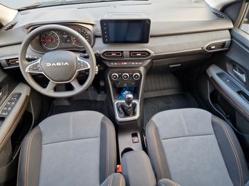 Car image 10