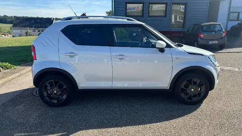 Car image 3