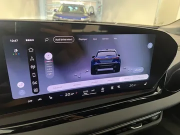 Car image 24