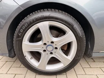 Car image 44