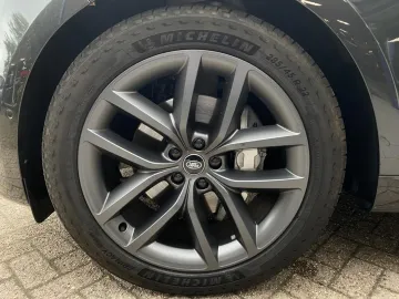 Car image 46