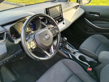 Car image 15