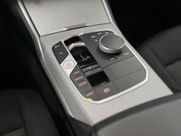 Car image 37