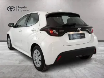 Car image 4