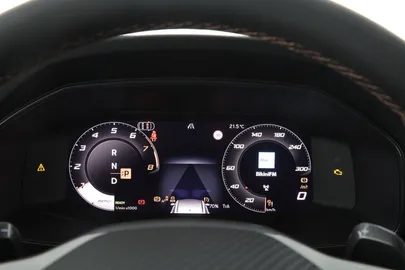 Car image 19