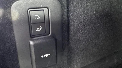 Car image 34