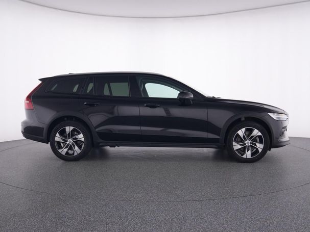 Volvo V60 Cross Country AWD B4 145 kW image number 13