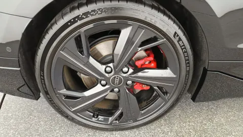 Car image 28