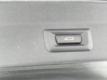 Car image 35