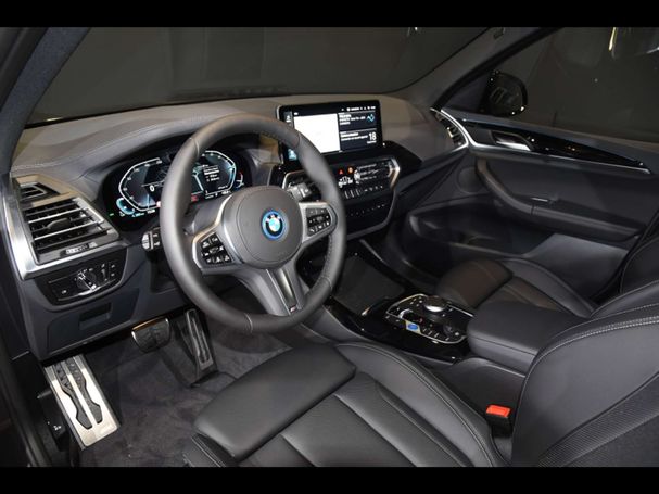 BMW iX3 M Sport Inspiring 213 kW image number 16