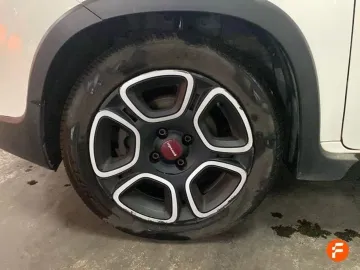 Car image 27