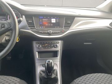 Car image 14