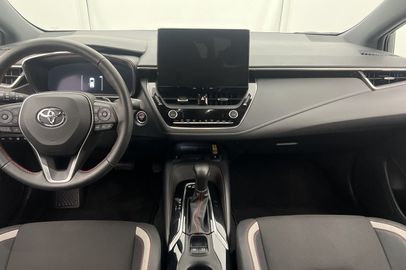 Car image 12