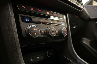 Car image 36