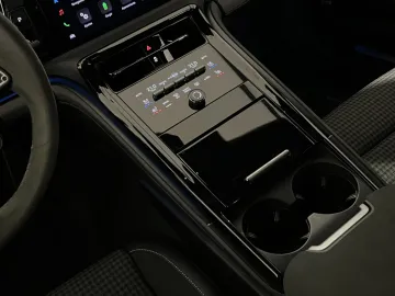 Car image 46