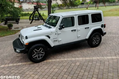 Car image 40