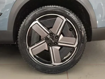 Car image 32