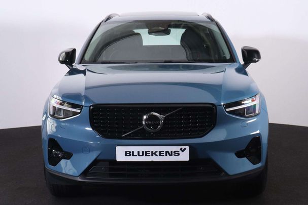 Volvo XC40 B3 Plus Dark 120 kW image number 2