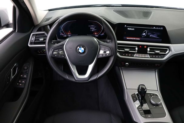 BMW 320i Touring 135 kW image number 27