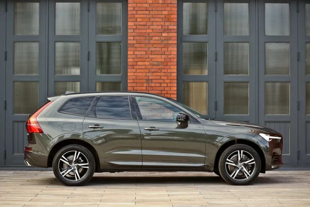 Volvo XC60 B4 AWD Geartronic RDesign 145 kW image number 2