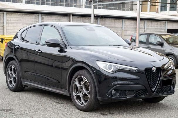 Alfa Romeo Stelvio 2.2 Diesel AT8 118 kW image number 2