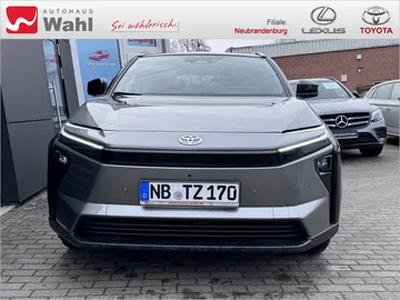 Car image 2