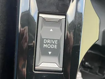 Car image 34