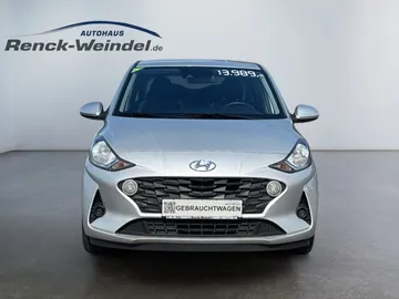 Car image 3